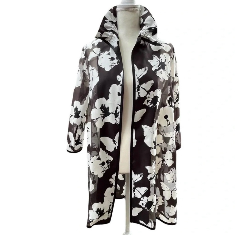 Caroline Rose NWT Silk Trim Black and White Floral Statement Jacket Size Medi